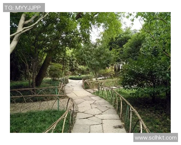 足球明星内瓦尔的女友揭秘她的生活与爱情故事引发热议 足球明星内瓦尔的女友揭秘她的生活与爱情故事引发热议